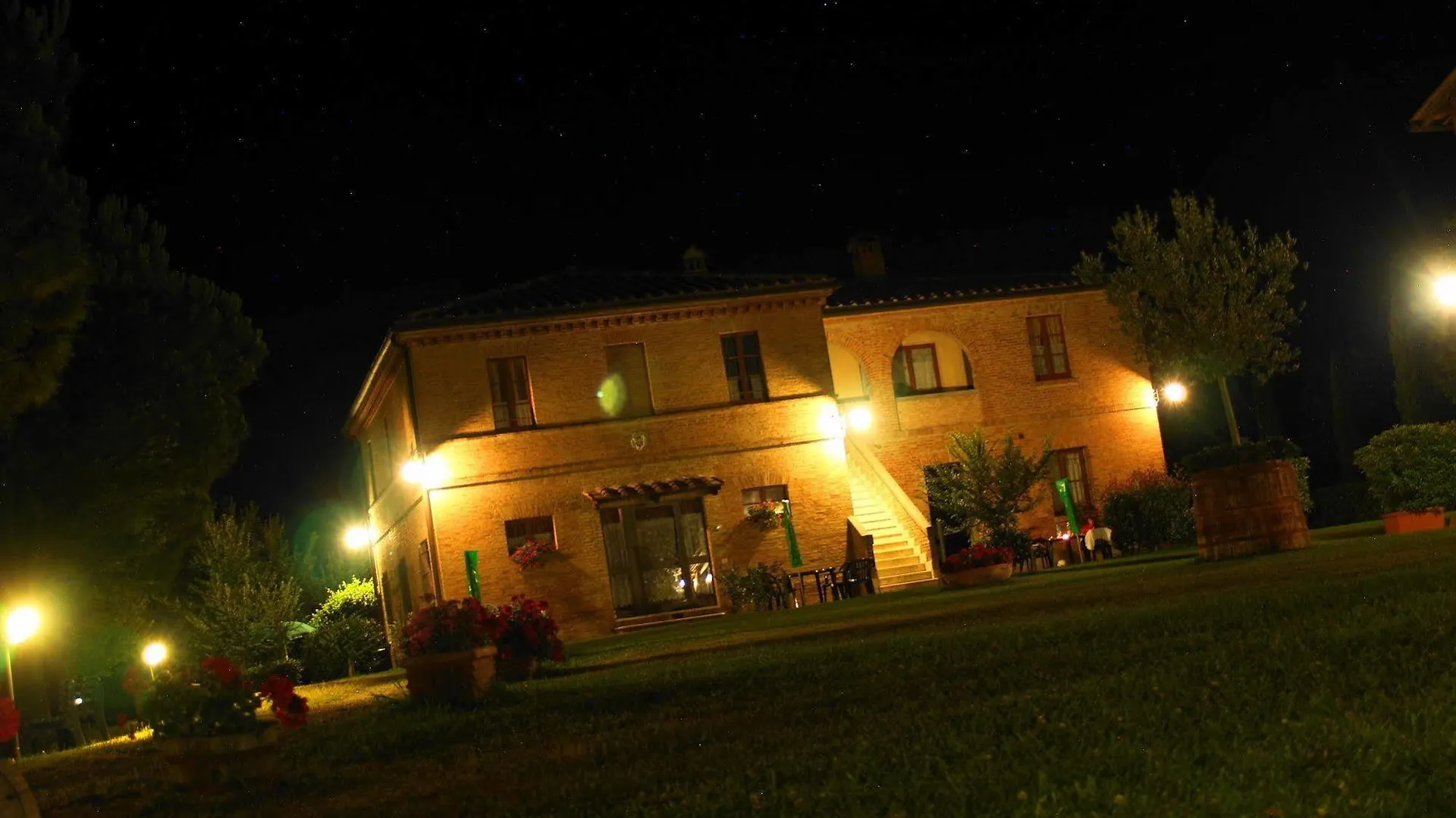 Podere Vesta Asciano Apartment